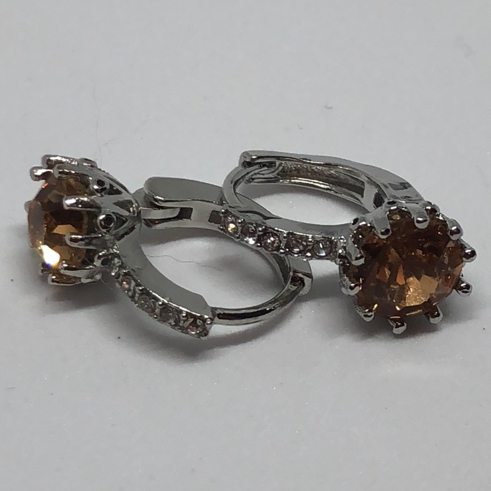 🌹Silver Champagne crystal Cz Huggie Hoop Earrings - Picture 5 of 8